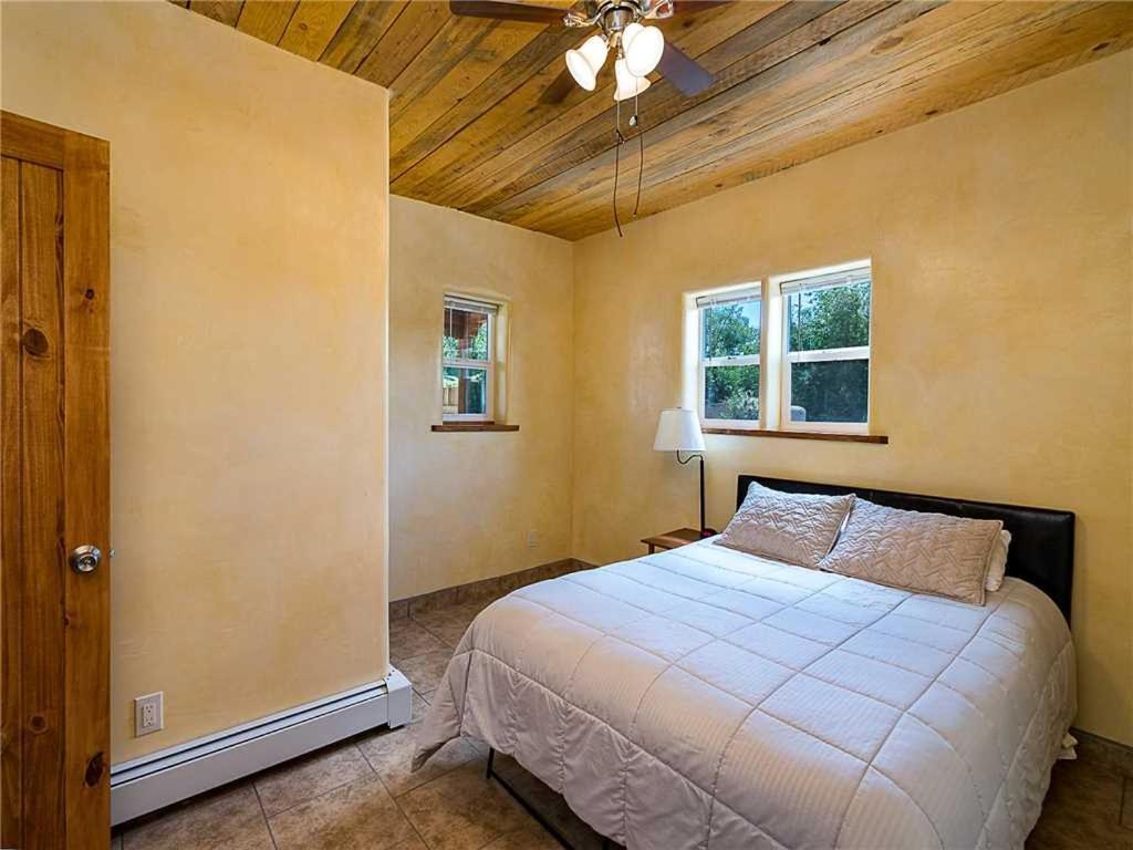Holiday home Casa Dulce, 3 Bedrooms, Walk To Town, Pet Friendly, Sleeps 6 Santa Fe