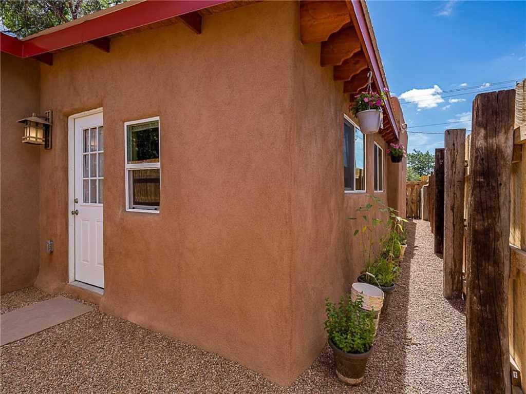Casa Dulce, 3 Bedrooms, Walk To Town, Pet Friendly, Sleeps 6 Holiday home Santa Fe